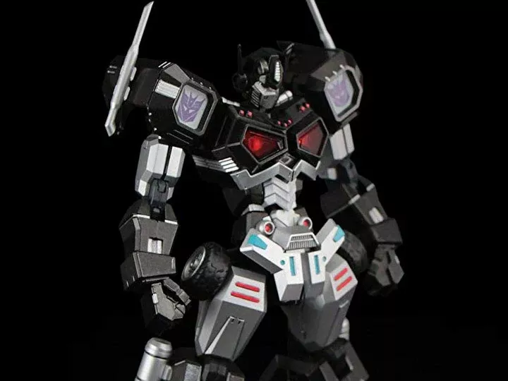 Flame Toys: Transformers Nemesis Prime (Attack Mode) Furai Model