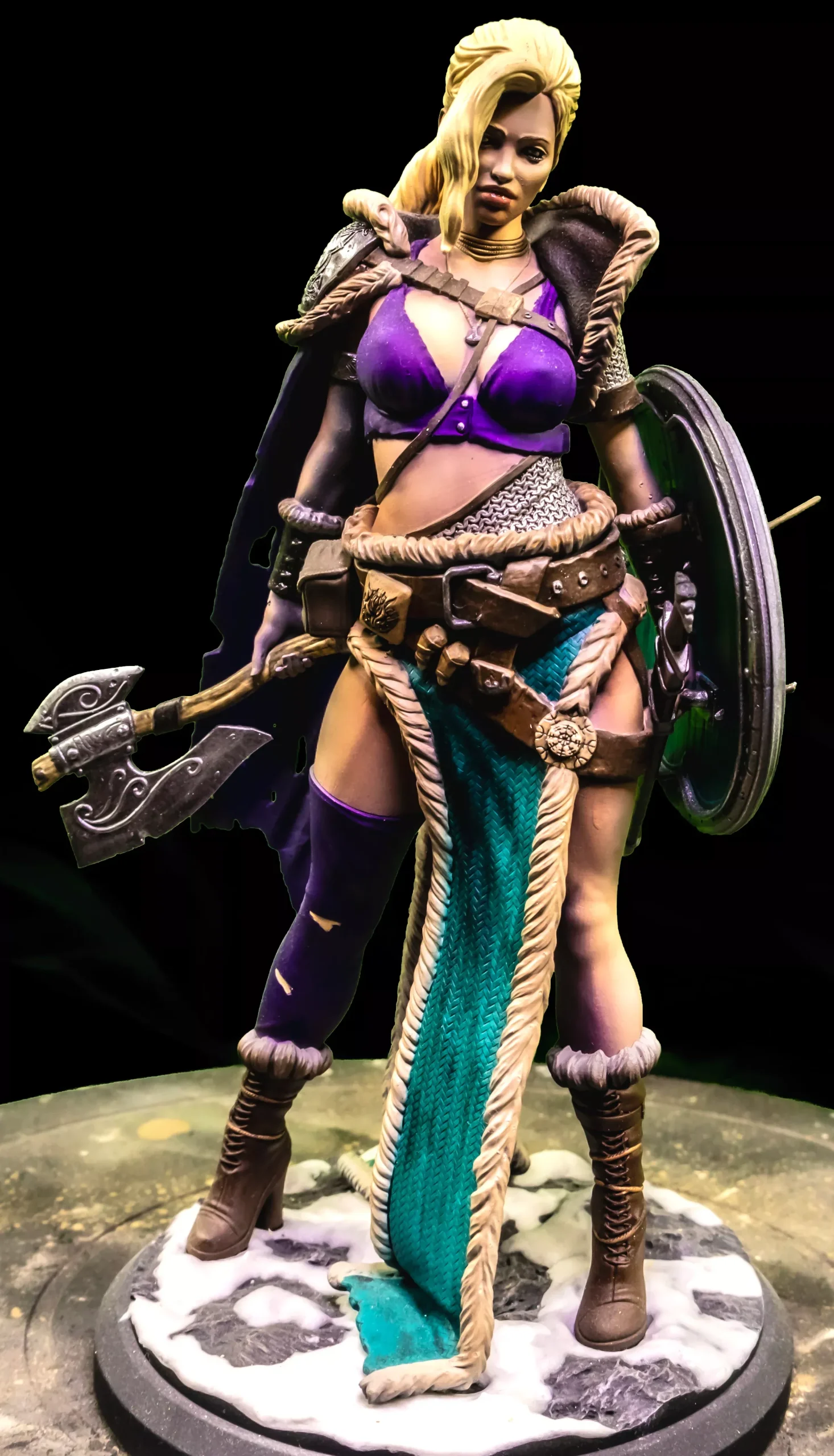 Sexy Female Viking Warrior Sculpture Professionally Painted 1/9 scale