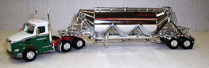 Trucks n Stuff SPEC007 Venezia 579 Peterbuilt with Chrome Pneumatic Bulk Trailer