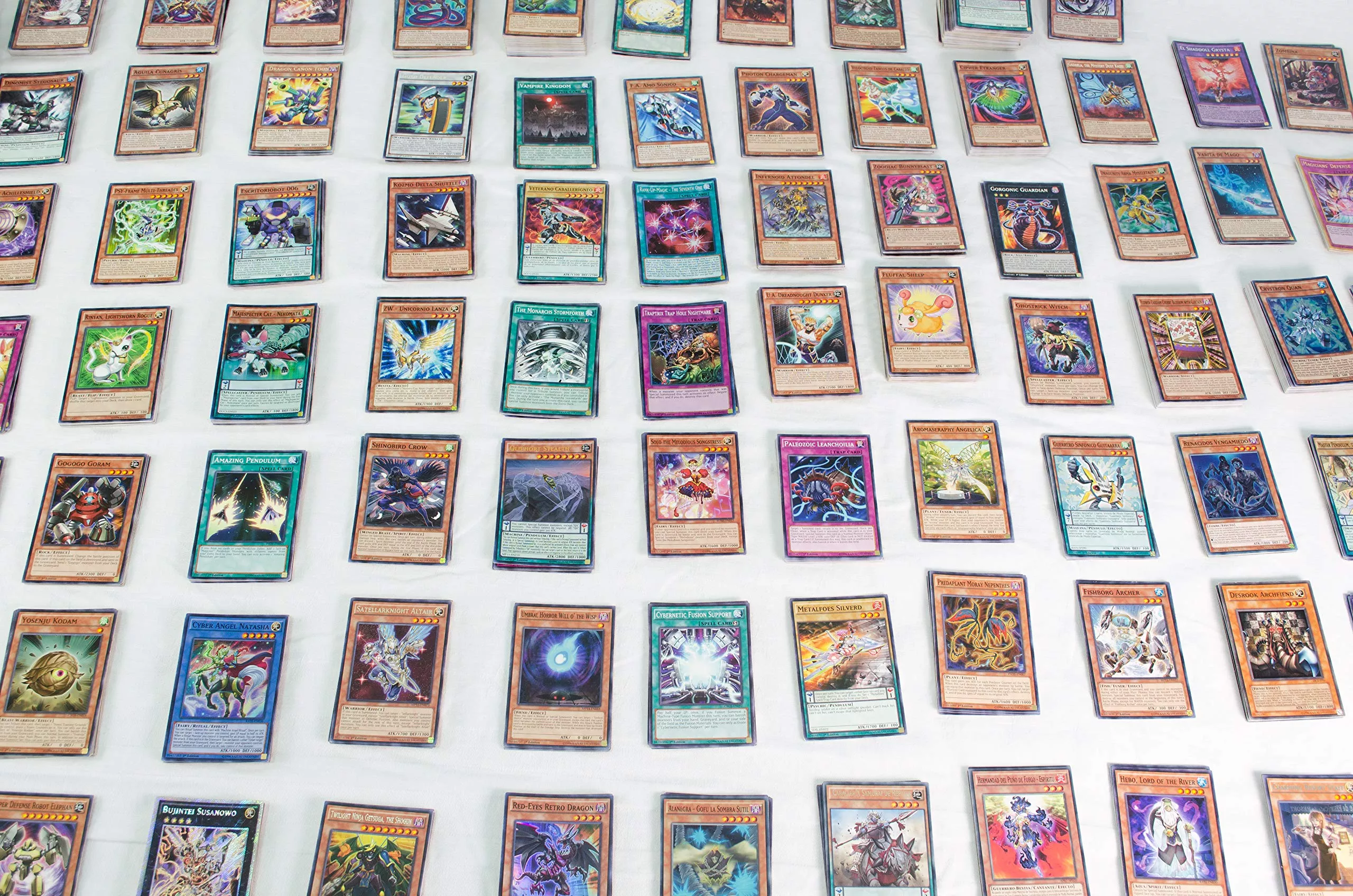 Yu-Gi-Oh! 200 Card Lot Mint Condition Standard Playing Card Size Random